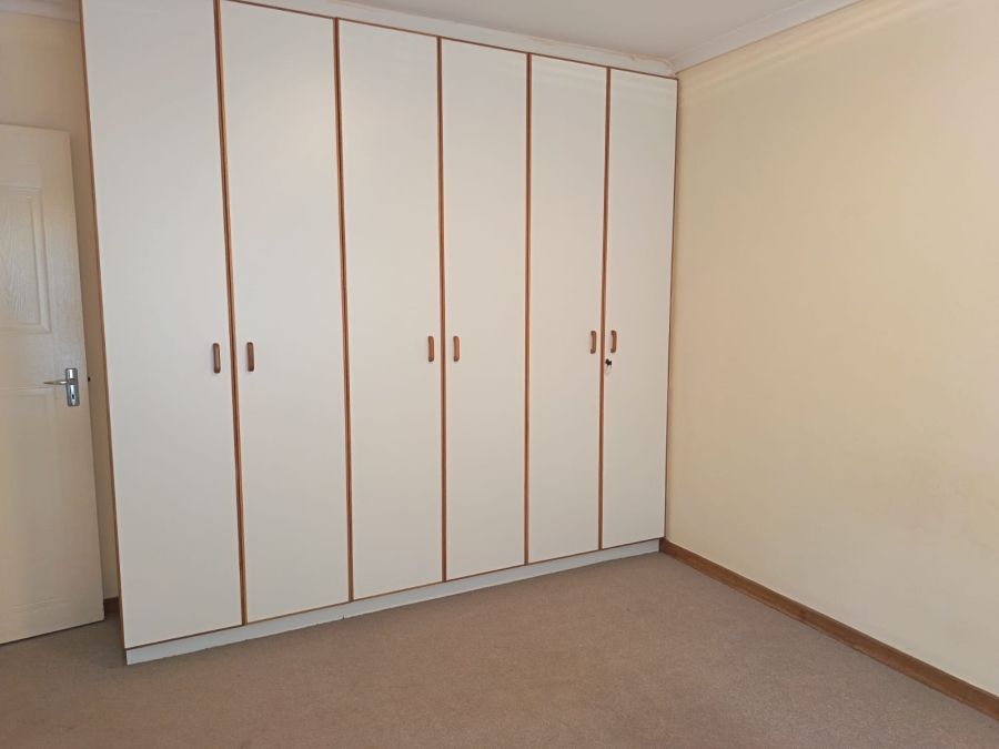 To Let 2 Bedroom Property for Rent in Wavecrest Eastern Cape